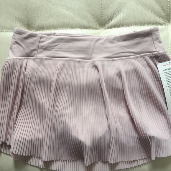 NWT PORCELAIN LULULEMON JUST PLEAT IT SKIRT 10 - Picture 3 of 6